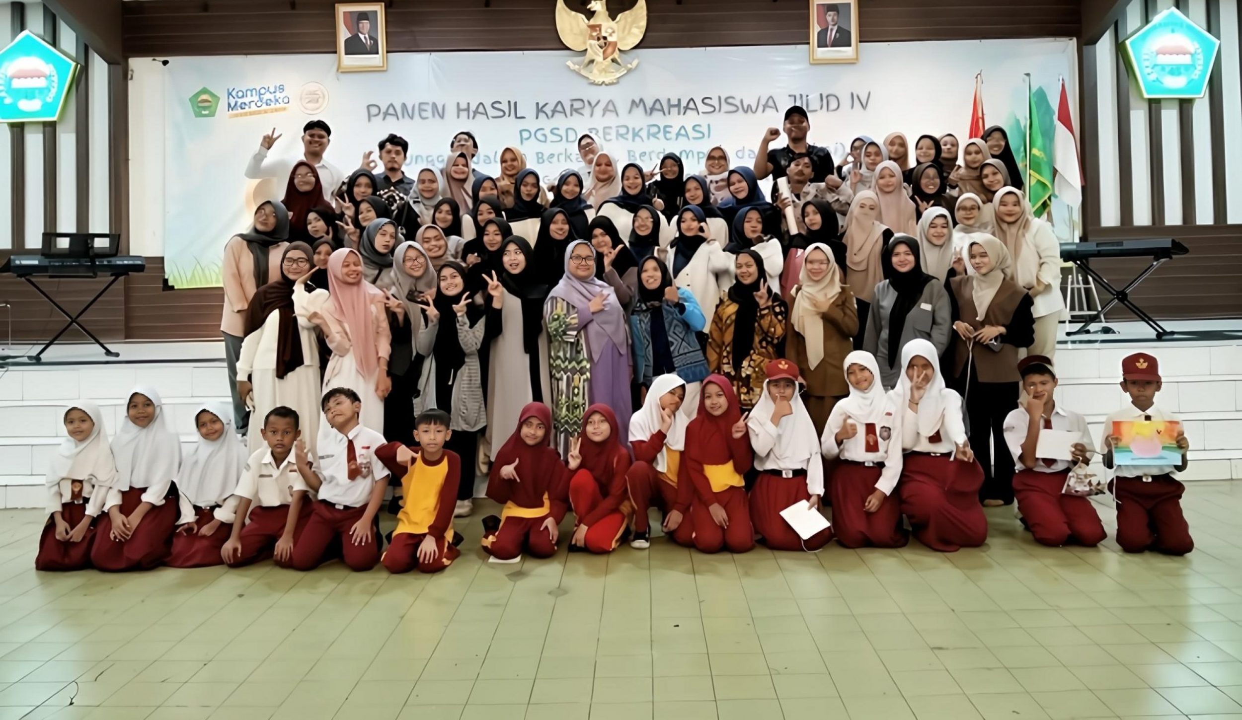 KESERUAN KULIAH DI PGSD FKIP UNIVERSITAS ISLAM 45 : “ BERBAGAI MEDIA PEMBELAJARAN KARYA MAHASISWA PGSD DITAMPILAKAN DALAM ACARA PANEN HASIL KARYA MAHASISWA JILID IV TAHUN 2025 “